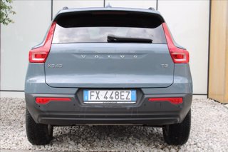 VOLVO XC40 T3 Momentum 4