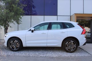 VOLVO XC60 B4 (d) AWD Geartronic Momentum 3