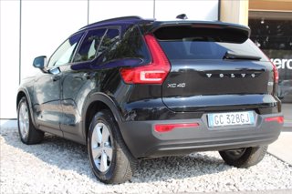 VOLVO XC40 D3 AWD Geartronic Momentum Core 4