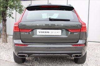 VOLVO XC60 B5 (d) AWD Geartronic R-design 5