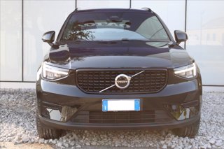 VOLVO XC40 B3 automatico Plus Dark 1