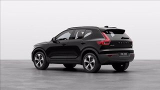 VOLVO XC40 B3 automatico Plus Dark 2