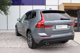 VOLVO XC60 B4 (d) AWD Geartronic Momentum 4