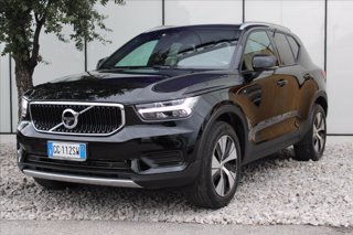 VOLVO XC40 T2 Geartronic Momentum Pro