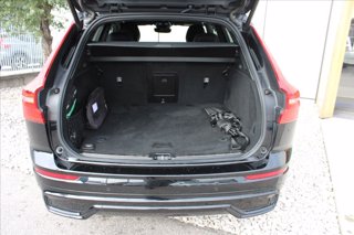 VOLVO XC60 B4 (d) AWD automatico Plus Dark 7