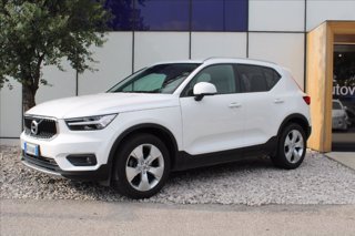 VOLVO XC40 T3 Geartronic Momentum Pro