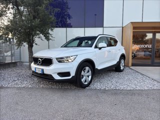 VOLVO XC40 T2 Momentum Core