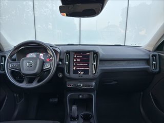 VOLVO XC40 T2 Momentum Core 11