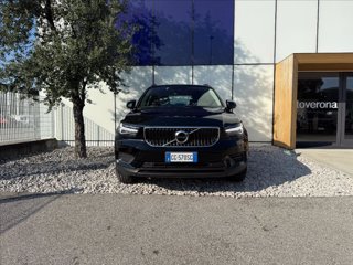 VOLVO XC40 T2 Geartronic Momentum Core 1