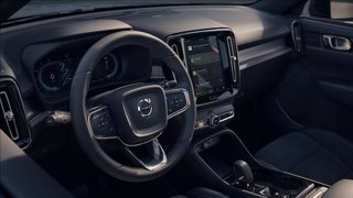 VOLVO XC40 B3 automatico Plus Dark 13