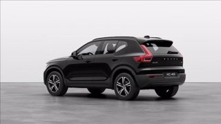 VOLVO XC40 B3 automatico Plus Dark 2